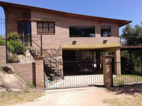 Casa Elegante familiar temporal en Carlos Paz hasta 10 personas